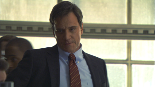 White.Collar.S01E01.1080p.Bluray.x265.10bit.DD.5.1.MNHD-FRDS.mkv_20211231_193129.563.png