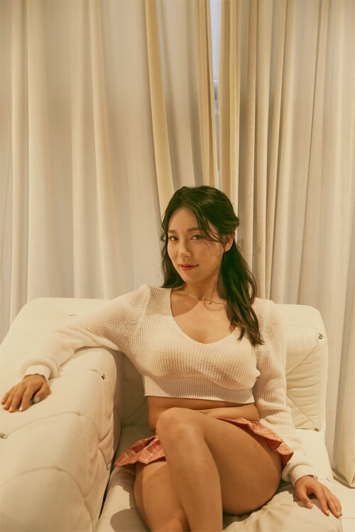 MINI-4-FIRST-DATE-1133c8bd3875c0ceca.jpg