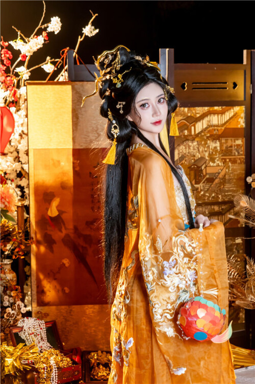 Nnian---Golden-Snake-New-Year-54e2e796c63c06dbf4.jpg