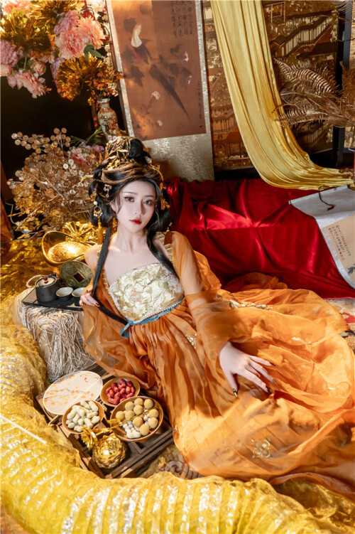 Nnian---Golden-Snake-New-Year-74a0930948560dcf30.jpg
