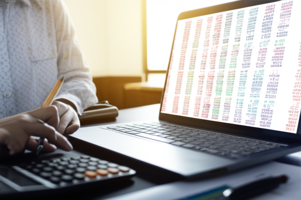 一位年輕女子正在使用手機進行外幣交易