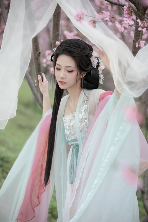 q0zHcP80VMUp6USX3e676a5b9afe9238.jpg