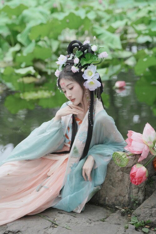 rUO6t-EkVmPNIAhKe252d4bbdc2d1eb1.jpg