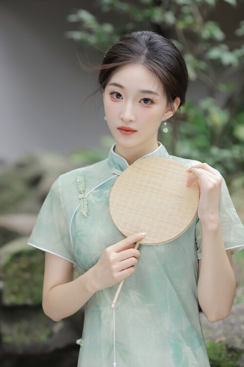 7RC7kT1Ye-a273Ua32600c91a3fd137f.jpg