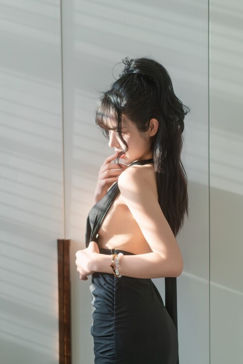 Ey1_qRR3WQ2koiAYa74f048f327f5a7b.jpg