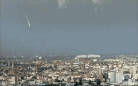 690c3df22299bf2bb16.gif