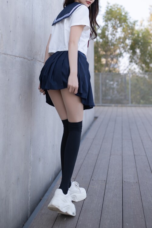 yImQEuSkD4349HJfc0834d7316b4652.jpg