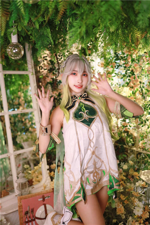 Momo-cosplay-Nahida---Genshin-Impact-2c77b9f98fab33b93.jpg