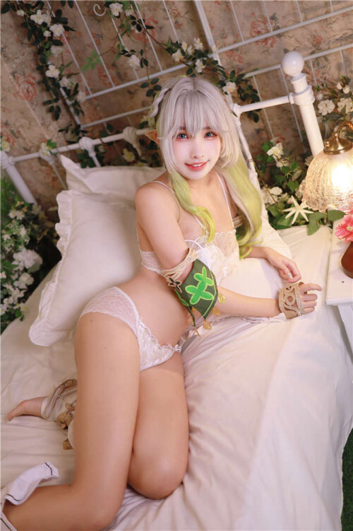 Momo-cosplay-Nahida---Genshin-Impact-45ffaa7d95c2659081.jpg