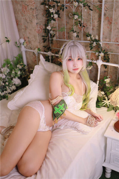 Momo-cosplay-Nahida---Genshin-Impact-46471ff8c1fa1e1a19.jpg