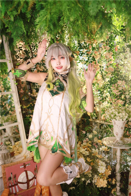 Momo-cosplay-Nahida---Genshin-Impact-4694a775cabb2740c.jpg