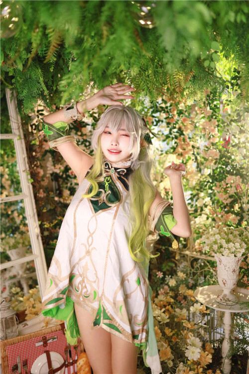 Momo-cosplay-Nahida---Genshin-Impact-67fff49ce2e59abc2.jpg