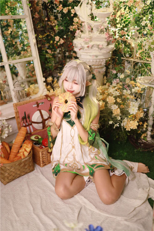 Momo-cosplay-Nahida---Genshin-Impact-79d46fc54a7d67930.jpg