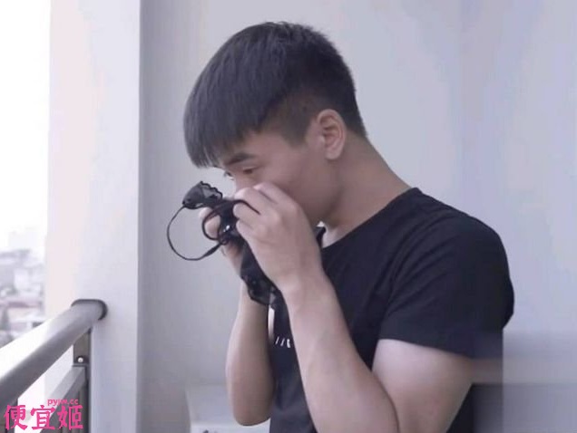 【性感内内】小伙儿对女邻居的性感内内情有独钟，被发现了现场直播惩罚【13P】-便宜姬