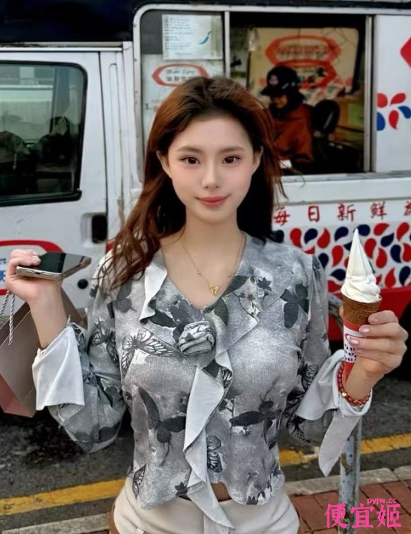 高颜值舔脚美女，被C到吐舌头舔脚，自V抠B小母狗【6P+4V/119MB】-便宜姬