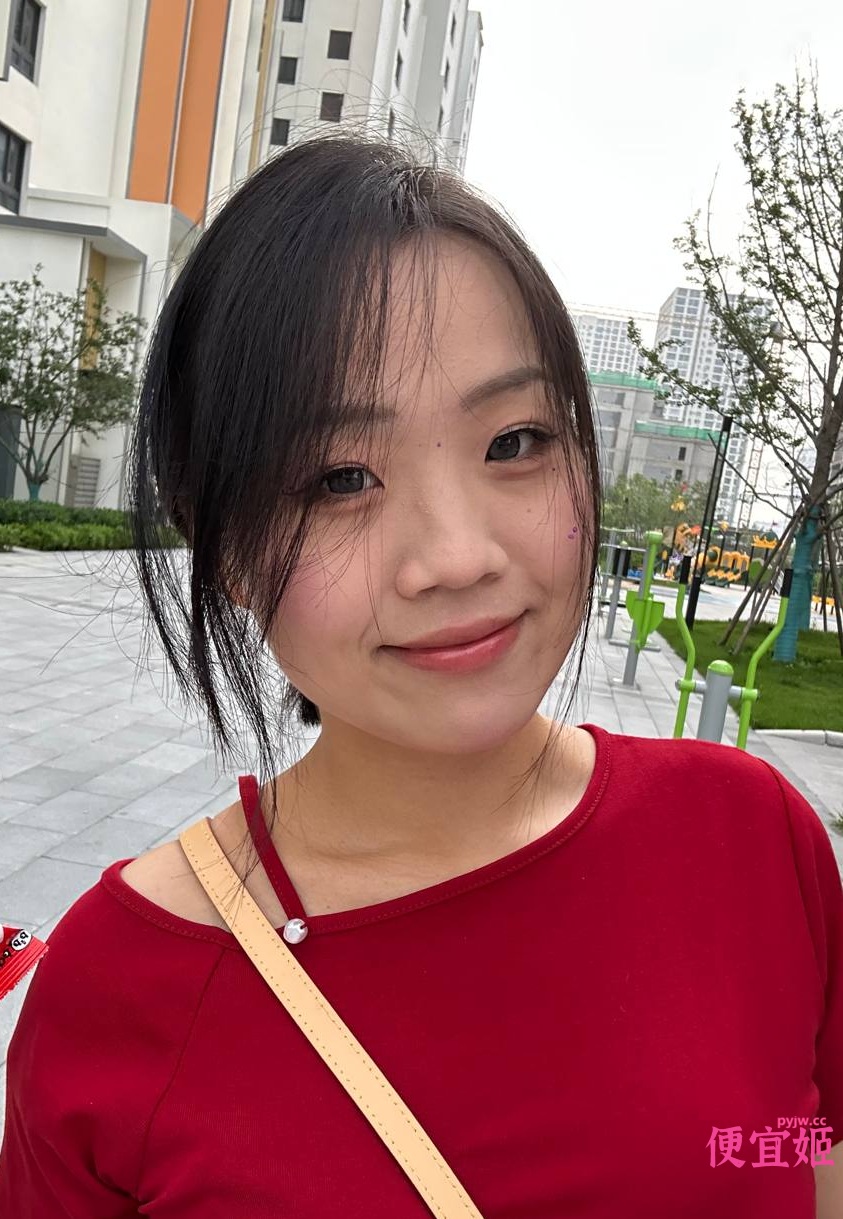 白虎美少妇表情很投入看起来很享受，开档丝袜大花瓣【32P+43V/6.09GB】-便宜姬