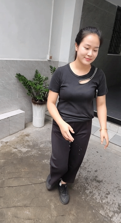 【厕拍美女5】大神清理一波边角料库存，食之无味，弃之可惜-便宜姬