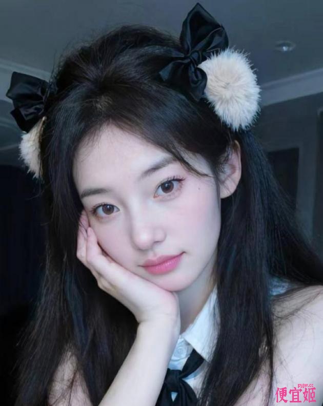 ❤️❤️擦边女王DY李晴雪，玩裸聊被录屏泄密，又嫩又骚又敢玩 ，奶大腿长穴还粉-便宜姬