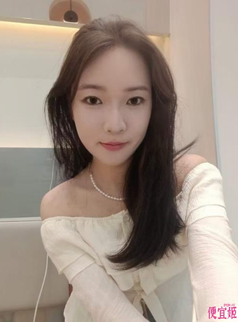 【原相机泄密】宁夏韵味十足小少妇露脸X爱自拍，女上狂摇吮手指浪叫，原档无水印(18V)-便宜姬