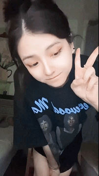 💥五官精致可爱美眉，竟是伪娘TS除了带把，没有男人特征比女人漂亮，直男都受不了-便宜姬