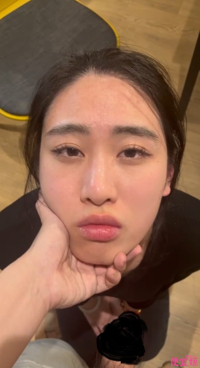 ⚫️【原相机泄密】气质留学生小姐姐露脸啪啪自拍，眼睛含情脉脉直勾勾盯着炮友（MP4）-便宜姬