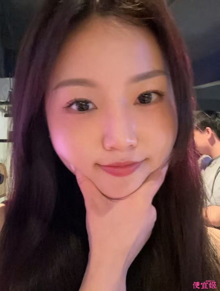 ⚫️【原相机泄密】露脸情侣真实自拍 白天穿牛仔清纯妹子晚上上床后秒变淫娃(2V)-便宜姬