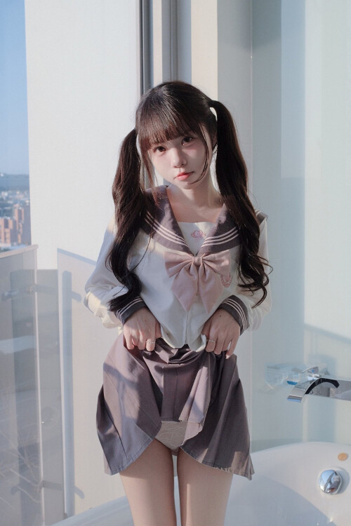 MAE-002-17837033286145f6fa6b35abfa7d8.jpg