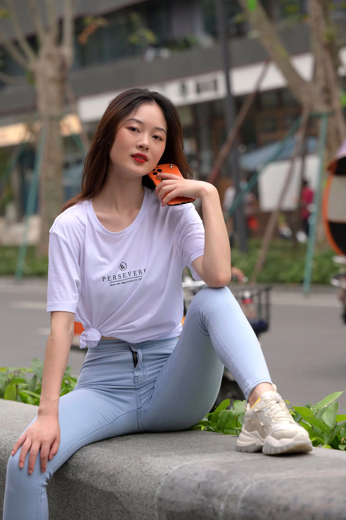 图片[3]-【修身牛仔裤】街拍修身牛仔裤女孩-便宜姬