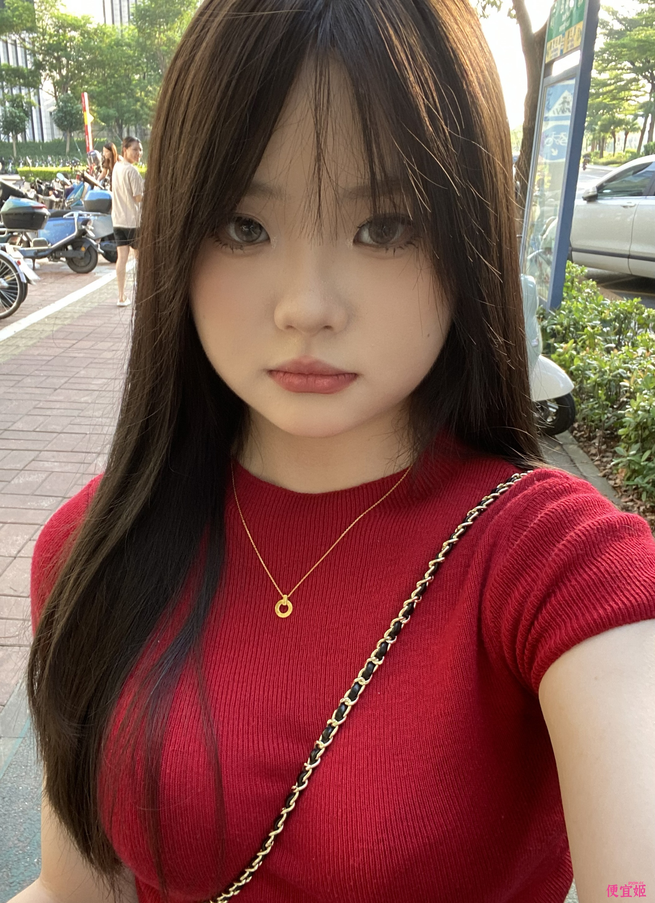 ⚫️【原档】肉肉的洋气巨乳美少女嫩妹露脸造爱自拍 欲仙欲死舔手指 极度反差(39V)-便宜姬