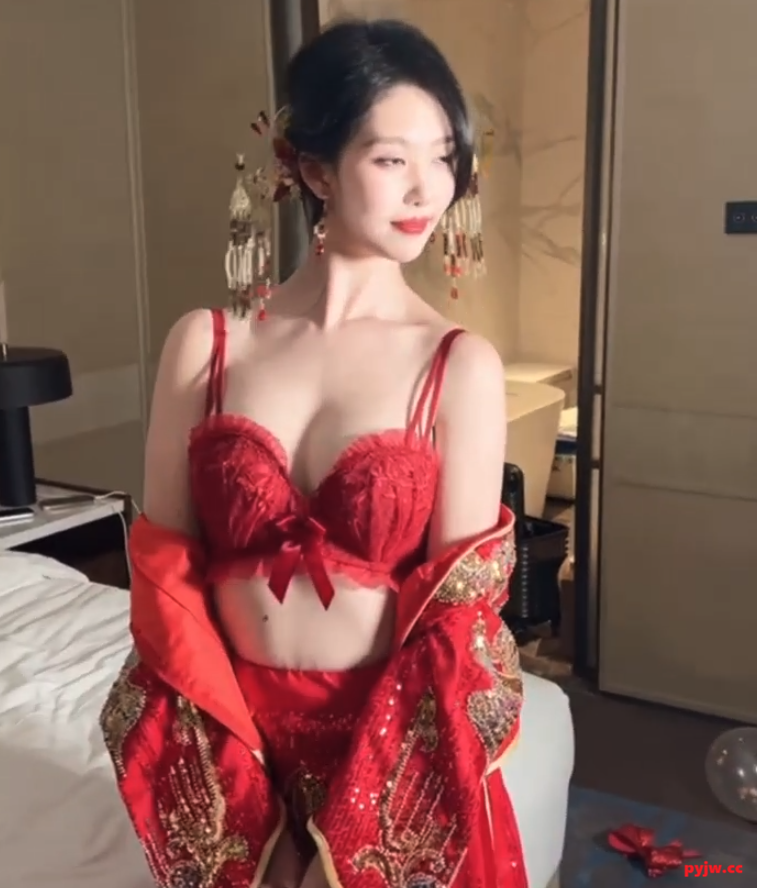 图片[3]-【中式新娘】有一说一新娘妆真不错 内衣也好看 人也好看 肉丝花絮 [MP4]-便宜姬