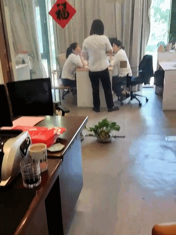 图片[9]-★★★经典推荐❤️：一向严肃熟女领导在办公室自我娱乐 反差真大【121V+37G】-便宜姬