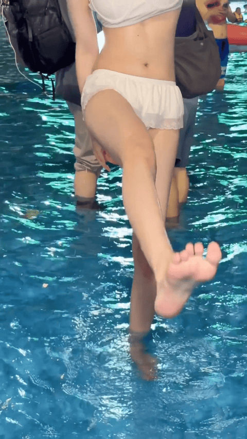 水世界好身材 眼镜妹用诱惑的眼神勾你 你能驾驭吗-便宜姬