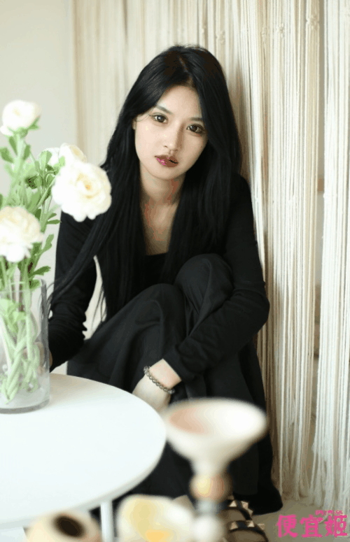 ⚫️【国模原档】大眼睛苗条气质美女大尺度私拍4K艺术视图 摄影师咸猪手被拒(2220MB)-便宜姬