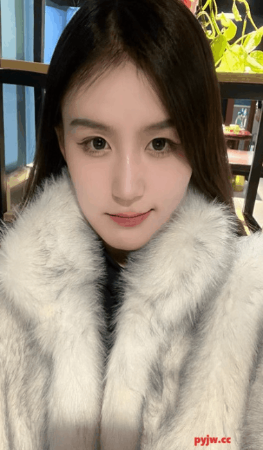 ⭐⭐【原档】珠海极品高颜值美女 乖巧蕾丝内裤白丝真实感爆表[7.14G/MP4]-便宜姬
