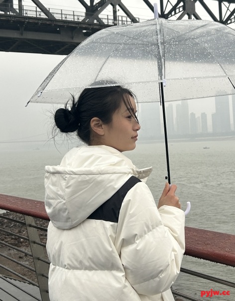 ⚫️【原档相机】身材苗条邻家妹露脸自拍 毛浓密反差女 无套后入打桩(11V/935MB)-便宜姬