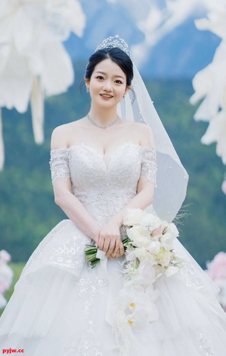 ❤️✨【原档】97年婚纱少妇露脸自拍重磅流出 生活照私下极反差[59P+20V/616MB]-便宜姬