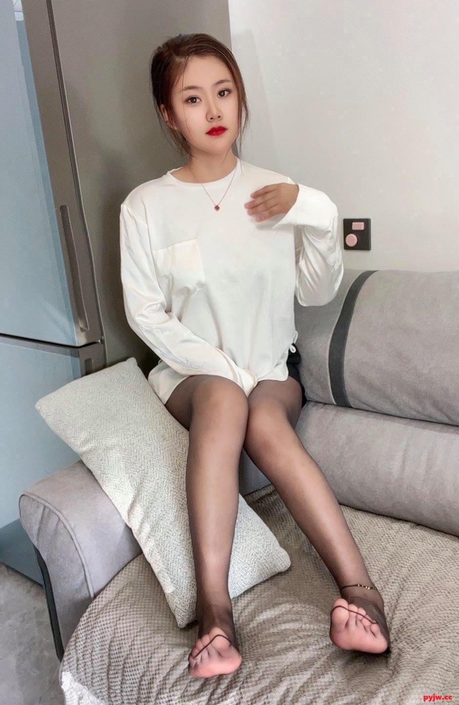 ✨【足拍】群友投稿分享女友老婆网友等12位美女 足拍合集[575P/175V/2G]-便宜姬