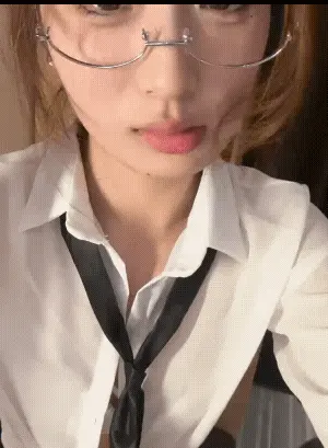 图片[2]-【原档】杭州高颜值眼镜女友身高170身材瘦瘦的凹凸有致 半推半就的样子表情淫荡不堪(37v)[116/MP4/238MB]-便宜姬