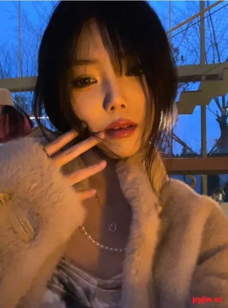 ❤️【原档】辽宁大连高颜值露脸御姐 黑丝红吊带被后入[116/MP4/1002MB]-便宜姬