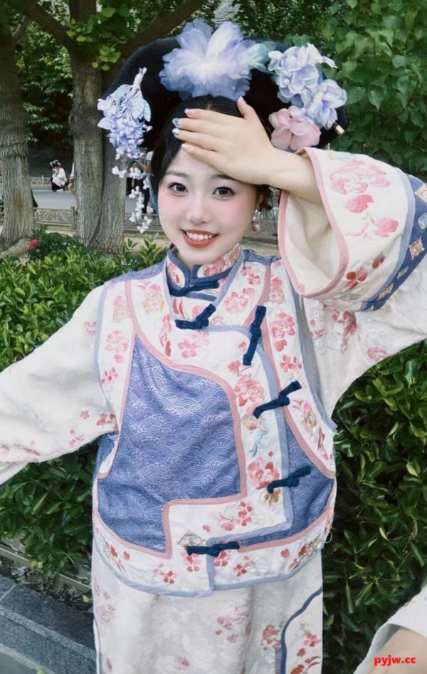 图片[4]-❣️【反差】绿帽男分享 自家舞蹈系女友泄密影图流出 生活照反差太大[1300M ]-便宜姬