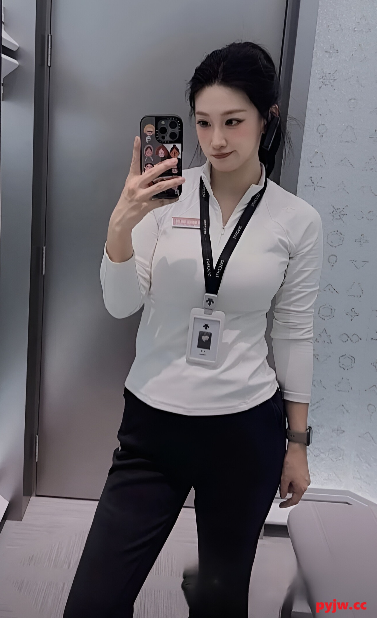 图片[2]-❣️❣️❣️佳木斯迪桑特女导购 刘佳 知三当三睡顾客老公 被原配报复贴裸照在试衣间供顾客欣赏-便宜姬