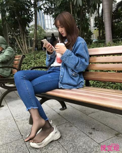 图片[8]-❤️原档补齐计划❤️时代的回响篇 第十期「成都千人斩Silas maynard」「成都吴施蒙 黑帽门」「韩国女公关」「蒋云洁」「江大校花-优衣库情侣」-便宜姬
