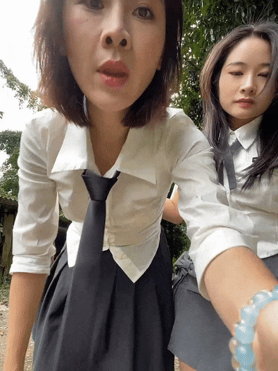 图片[9]-【无水印原版】极品户外气质御姐【Zoe-520】闺蜜骑行露出 旅行 商场车内自娱自乐-便宜姬